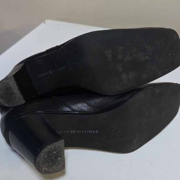 Sz 8 Tommy Hilfiger Black Leather Ankle Booties with Block Heel - Picture 6 of 9